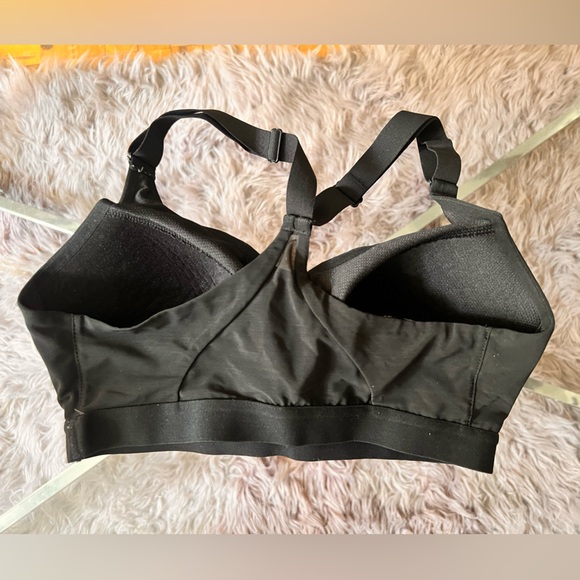 Victoria’s Secret Sports Bra 38D - Picture 2 of 6
